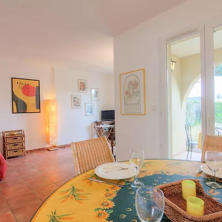 Holiday Home Jardins Du Port * Сен-Тропе